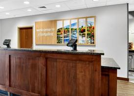 Hampton Inn & Suites Chippewa Falls 4