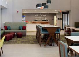 Hampton Inn and Suites Dundee 5