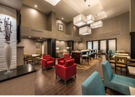 Hampton Inn & Suites Reno West 3