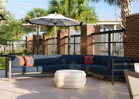 Hilton Garden Inn Charleston Waterfront/Downtown 2