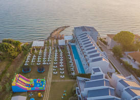 Golden Coast Beachfront Resort 3