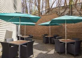 Hampton Inn & Suites Exeter 2