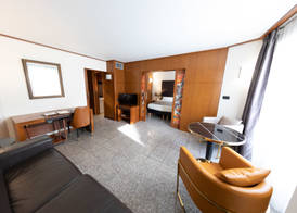Goldstar Resort & Suites 4
