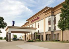 Hampton Inn Shawnee 2