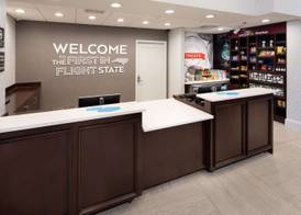 Hampton Inn & Suites Asheville Airport 2