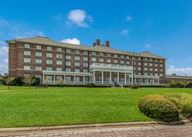 Hilton Garden Inn Suffolk Riverfront 2