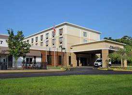 DoubleTree by Hilton Mahwah 3