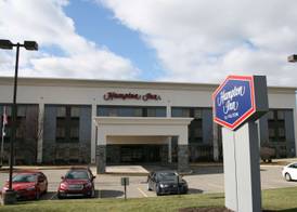 Hampton Inn Youngstown-North 4