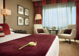 Mövenpick Grand Al Bustan 4