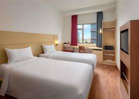 Ibis Saigon South 5