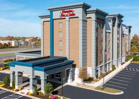Hampton Inn & Suites Cleveland-Beachwood 2