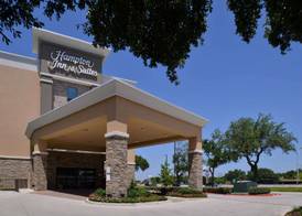 Hampton Inn & Suites Dallas Market Center 3
