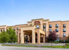 Hampton Inn & Suites Fairbanks 2