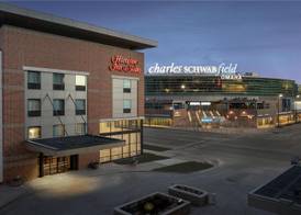 Hampton Inn & Suites Omaha-Downtown 2