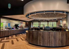 Tru By Hilton Staunton 4