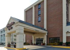 Hampton Inn College Park 4