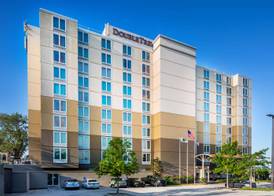 DoubleTree by Hilton Biloxi 3