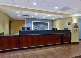 Hampton Inn Waterbury 5