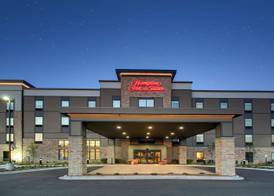 Hampton Inn & Suites Milwaukee West 4