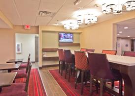 Hampton Inn Columbus-South 5