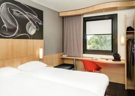ibis Montceau les Mines 5