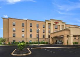 Hampton Inn Greenfield 3