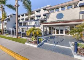 Hilton Vacation Club Riviera Beach & Shores 5