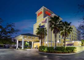 Hampton Inn & Suites Jacksonville Deerwood Park 2