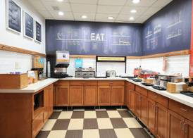 Hampton Inn Bordentown 3