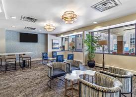 DoubleTree by Hilton Milwaukee Downtown 4