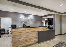 Hampton Inn & Suites Fredericksburg-at Celebrate Virginia 3