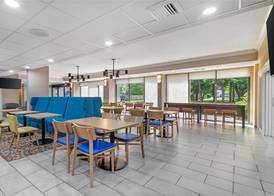 Hampton Inn Albany-Wolf Road 5