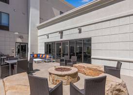 Hampton Inn & Suites Greeley 3