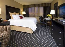 Crowne Plaza INDIANAPOLIS-AIRPORT by IHG 2