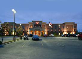 Hampton Inn Utica 3