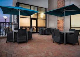Hampton Inn & Suites Omaha-Downtown 4