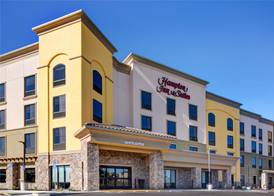 Hampton Inn & Suites Marina 4