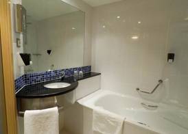 Holiday Inn Express PAMPLONA by IHG 5