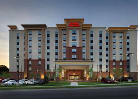 Hampton Inn & Suites Falls Church 2