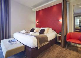 Kyriad Prestige Lyon Est - Saint Priest Eurexpo Hotel and SPA 3
