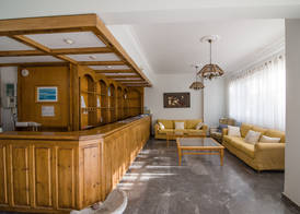 Kamari Blue Boutique Hotel 2