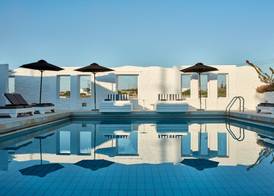 Mr and Mrs White Paros 2