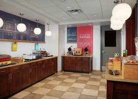 Hampton Inn & Suites Salem, OR 4