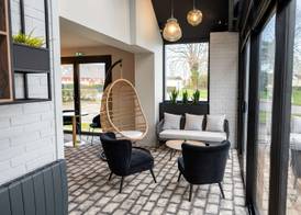 Kyriad Hotel Laval 5