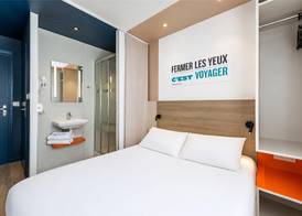 Kyriad Hôtel La Fleche 3