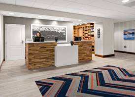 Hampton Inn & Suites Fairbanks 5