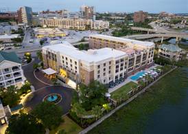 Hilton Garden Inn Charleston Waterfront/Downtown 3