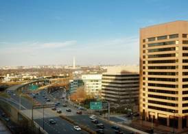 Embassy Suites by Hilton Crystal City National Airport 2