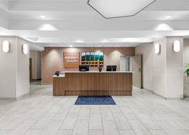 Hampton Inn Harrison 4