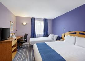Holiday Inn Express POOLE by IHG 3